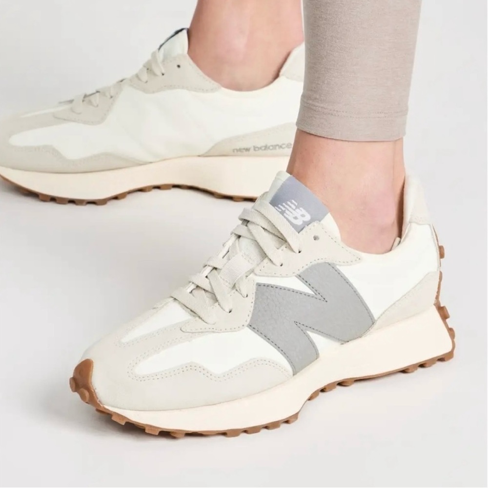New Balance 327 sneakers